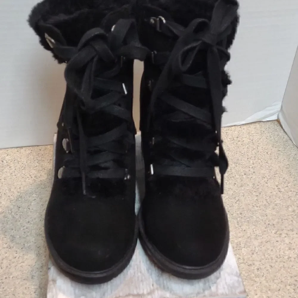 👍 Target Boots Size  6.    Bin- S3